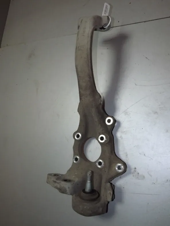 Кулак поворотный HYUNDAI EQUUS VI G6DA 2013-2015 Перед Прав (Б/У) 35023949