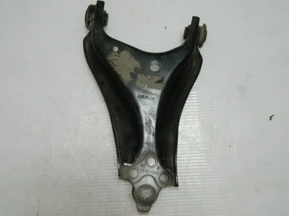 Рычаг подвески RENAULT DUSTER Перед Прав 46098811 Б/У 545001225R