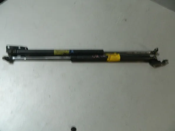 Амортизатор багажника MITSUBISHI DINGO CQ2A (Контрактный) 81528853