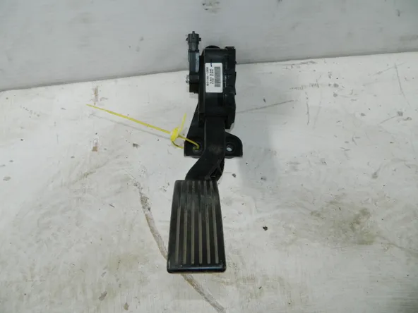 Педаль газа KIA RIO QB G4FA (Б/У) 40940196