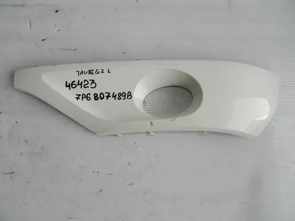 Накладка противотуманной фары VOLKSWAGEN TOUAREG 7P5 Перед Лев (Б/У)