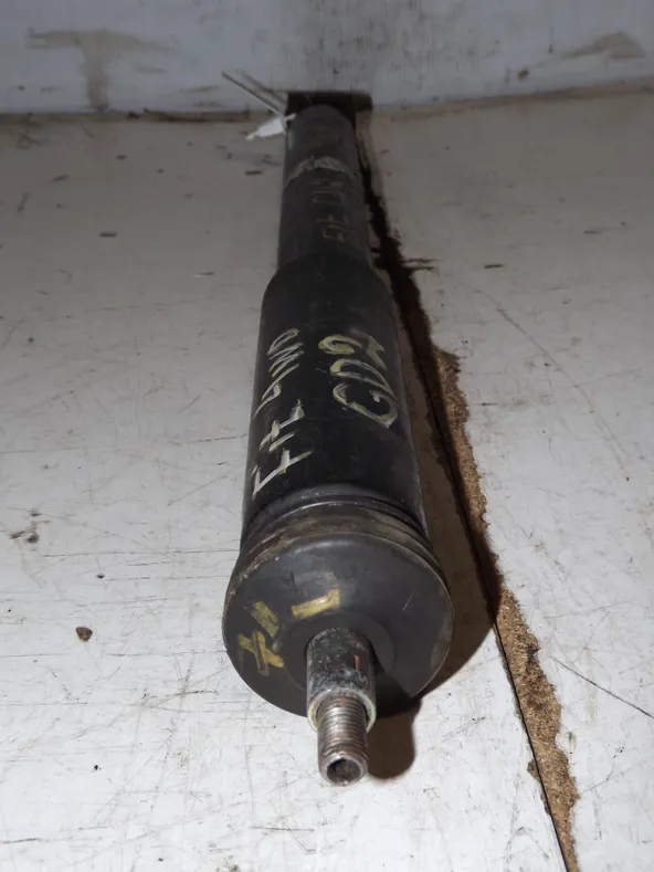 Амортизатор подвески HONDA FIT GD2 L15A Задн (Контрактный) 35023189