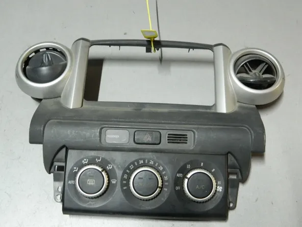 Блок управления климат-контролем TOYOTA IST NCP61 (Контрактный) 40951620 5593652050