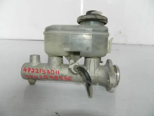 Главный тормозной цилиндр TOYOTA CAMRY GRACIA SXV20 5SFE (Б/У) 4722133011