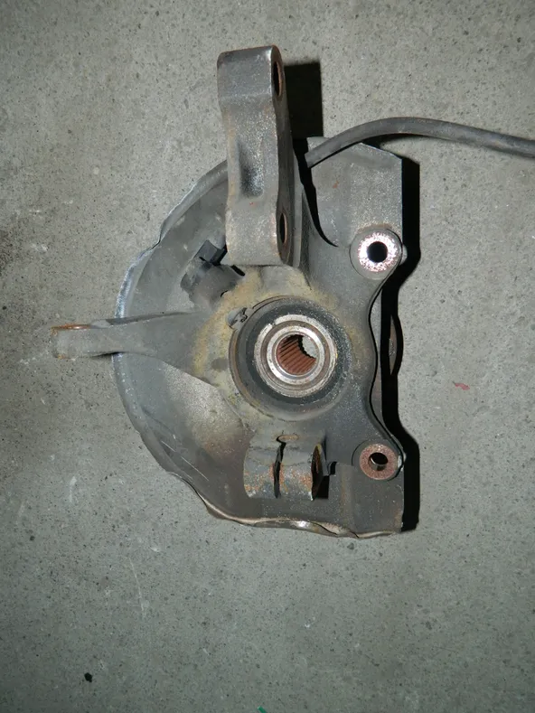 Ступица MITSUBISHI DINGO CQ2A Перед Лев (Контрактный) 79591198