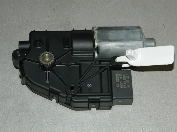 Мотор люка AUDI Q7 4L (Б/У) 35020582