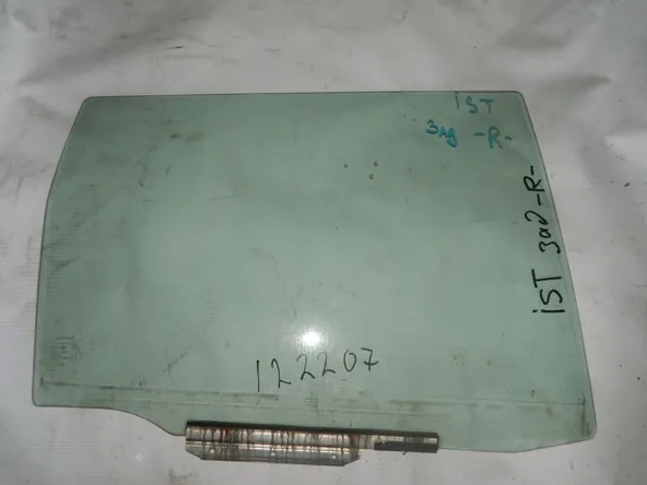 Стекло двери TOYOTA IST Задн. Прав (Контрактный) 122207