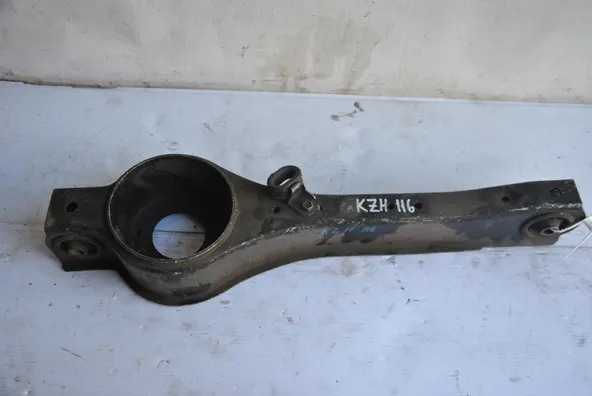 Рычаг подвески TOYOTA HIACE KZH100 Зад Лев (Контрактный) 46091589