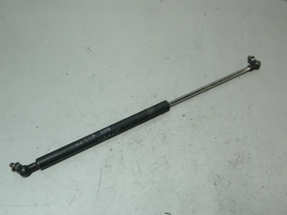 Амортизатор капота TOYOTA CRESTA GX100 (Контрактный) 81532186