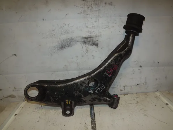 Рычаг подвески MITSUBISHI DIAMANTE F12A Перед Прав (Контрактный)