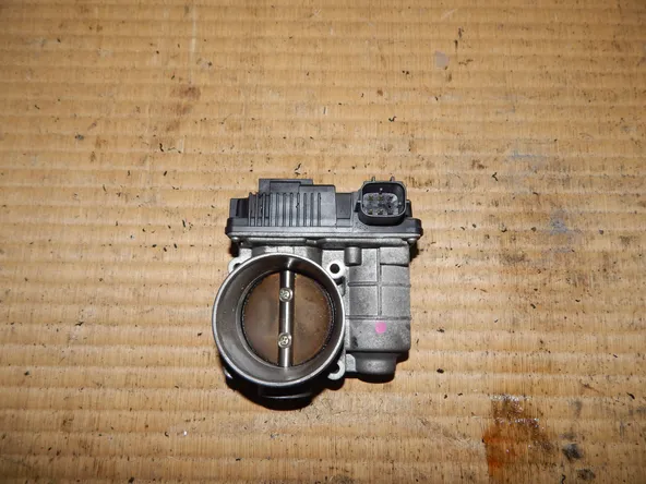 Заслонка дроссельная NISSAN TEANA J31 VQ23DE Зад (Контрактный) 39252211