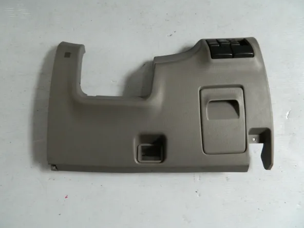 Накладка панели SUBARU FORESTER SG5 Прав Низ (Контрактный)