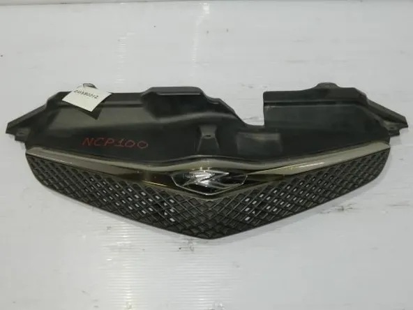 Решетка радиатора TOYOTA RACTIS NCP100 (Контрактный) 20380212