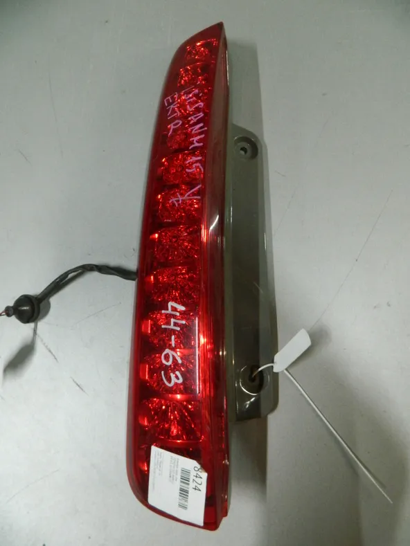 Фонарь TOYOTA ISIS ANM10 Зад Лев 4463 (Контрактный) 03344242