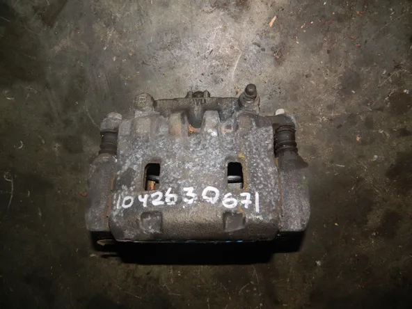 Суппорт SUBARU XV GP7 Перед Прав (Контрактный) 1042630671