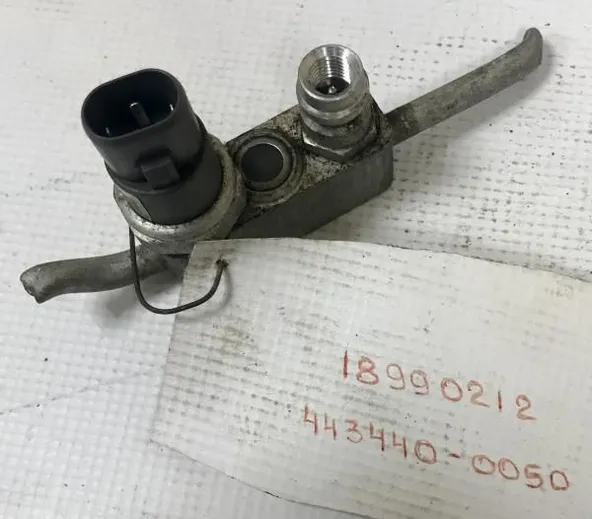 Датчик давления кондиционера TOYOTA COROLLA ZZE121 (Контрактный)1808 4434400050