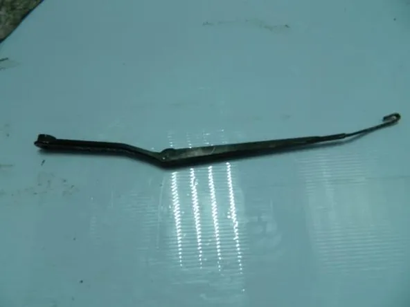 Держатель дворника TOYOTA Camry Gracia, SXV20 (б/у)