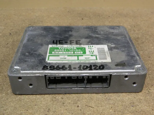 Блок управления ДВС TOYOTA STARLET 4EFE (Контрактный) 9862 8966110120