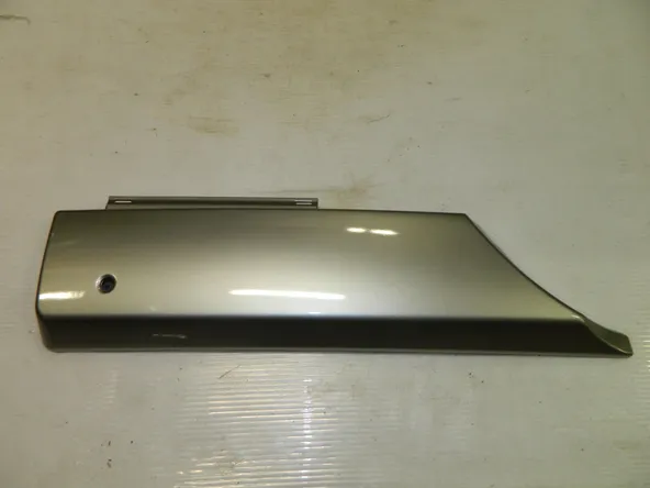 Накладка двери багажника SAT STMBY7075ML2 MITSUBISHI Pajero