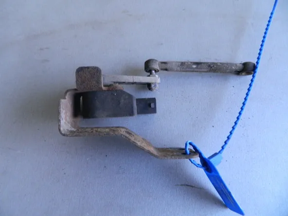 Датчик высоты дорожного просвета HYUNDAI EQUUS G6DJ Задн Лев (Б/У) 69838564