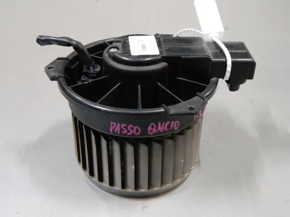 Мотор печки TOYOTA PASSO QNC10 (Контрактный) 68000521