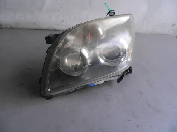 Фара TOYOTA AVENSIS AZT250 Перед Лев 35106 (Контрактный) 79591552