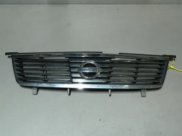 Решетка радиатора NISSAN SUNNY FB15 (Контрактный) 79773221