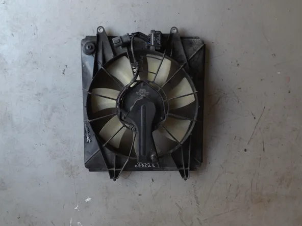 Диффузор радиатора HONDA CR-V RE4 (Контрактный) 3796600024