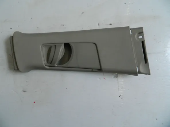 Обшивка стойки TOYOTA CAMRY ACV40 Прав Верх (Контрактный) 6241033140A1