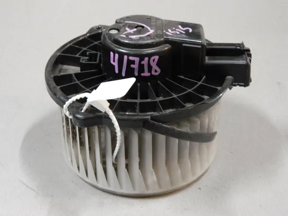 Мотор печки TOYOTA ISIS ANM10 (Контрактный) 68000195