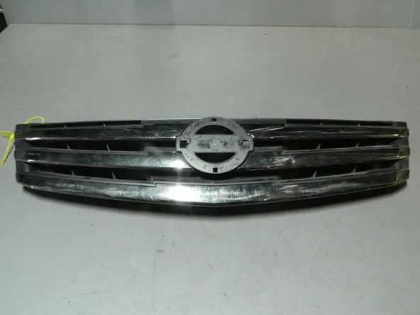 Решетка радиатора NISSAN ALMERA G15 (Контрактный) 79773201