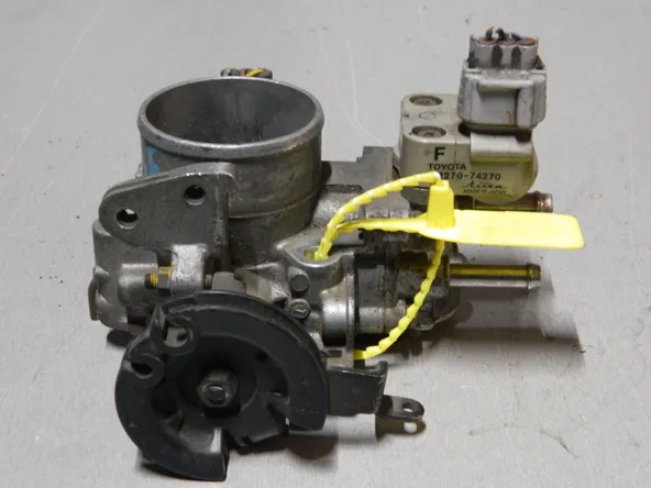 Дроссельная заслонка TOYOTA 3S (Контрактный) 79780608