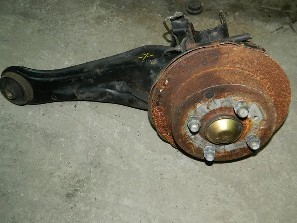 Ступица MITSUBISHI LANCER CEDIA CS5W Зад Лев (Контрактный) 79591106