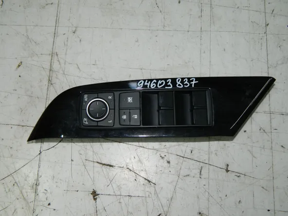 Блок управления стеклоподъемниками LEXUS RX350 GGL10 Перед Прав (Контрактный) 94603837
