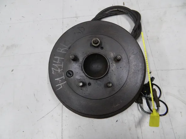 Ступица NISSAN JUKE YF15 HR15 Задн Лев (Контрактный) 79773942