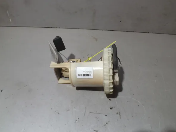 Насос топливный TOYOTA VITZ NSP130 (Kонтрактный) 94603354