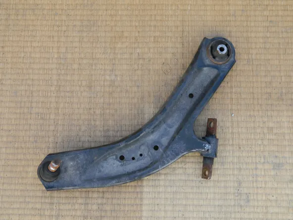 Рычаг подвески NISSAN X-TRAIL NT32 Перед Прав (Контрактный) 22923763