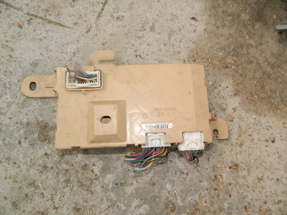 Блок предохранителей MAZDA DEMIO DY3W (Контрактный) 1001570277