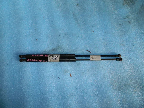 Амортизатор крышки багажника LEXUS IS250 GSE20 (Кoнтрактный) 39177615