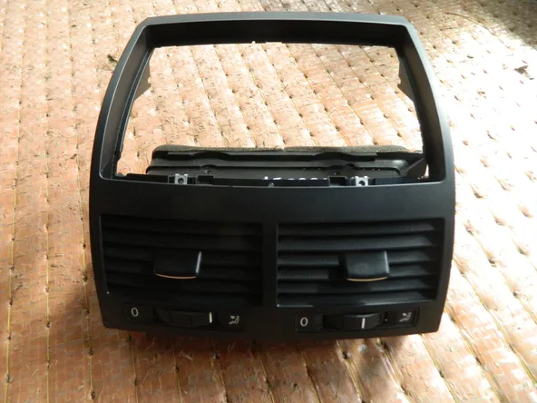 Дефлектор обдува салона VOLKSWAGEN TOUAREG 7L7 (контрактный) 27774000027