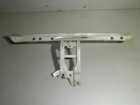 Рамка радиатора Renault Clio II K4J 711 (Б/У)