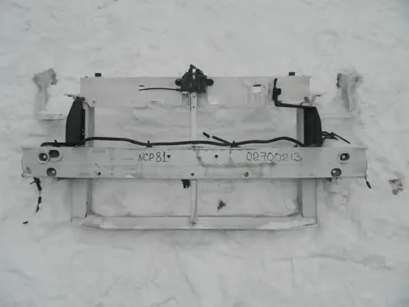 Рамка радиатора TOYOTA Sienta NCP81 (Контрактный) 02700213