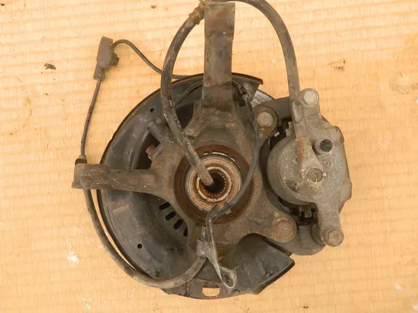 Ступица TOYOTA PLATZ NCP12 Перед Лев (Контрактный) 28603191