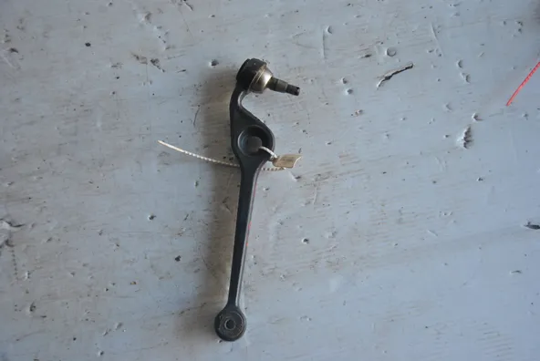 Рычаг подвески DAIHATSU STORIA M101S Перед Лев (Контрактный) 45984415