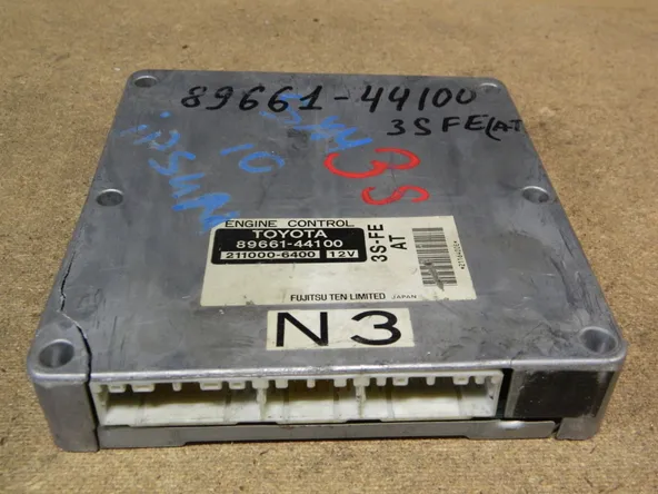 Блок управления ДВС TOYOTA IPSUM 3SFE (Контрактный) 9575 8966144100