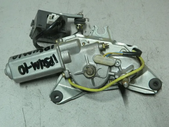 Мотор заднего дворника TOYOTA IPSUM SXM10 (Контрактный) 81528646