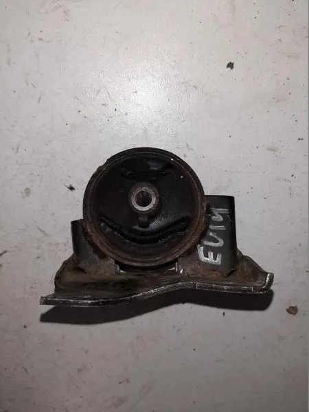 Подушка двигателя NISSAN BLUEBIRD EU14 SR18 Лев (Kонтрактный) 112202J011