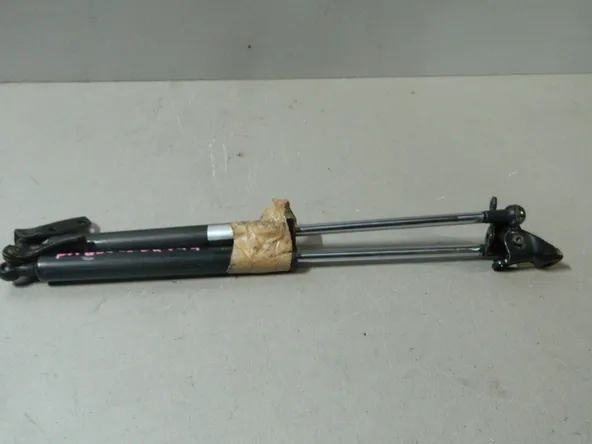 Амортизатор багажника HONDA FIT GD1 (Контрaктный) 81528994