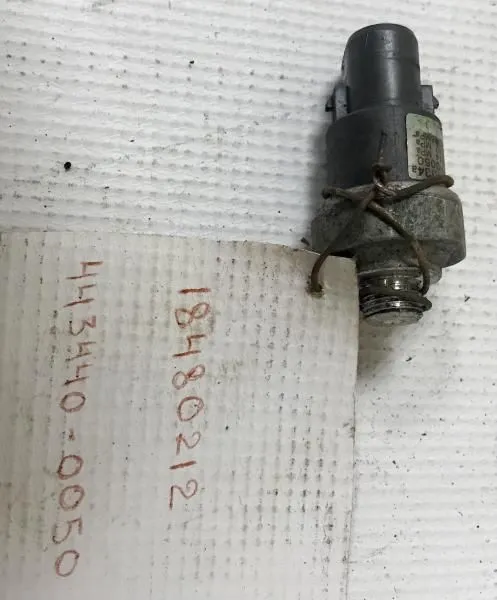 Датчик давления кондиционера TOYOTA CAMRY MCV31 (Контрактный)1808 4434400050