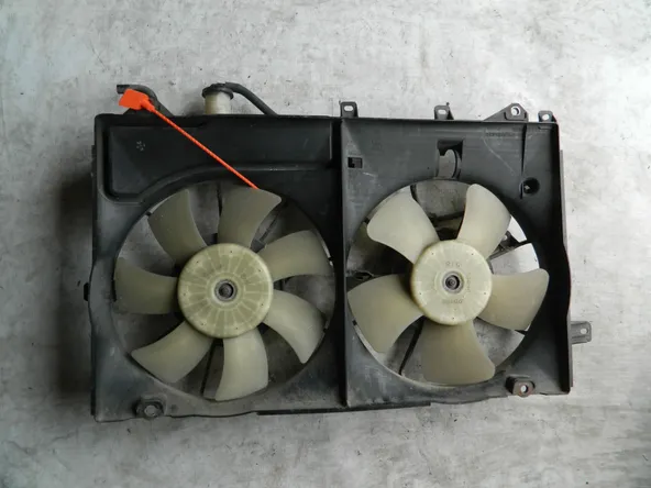 Диффузор радиатора TOYOTA PRIUS NHW20 (Контрактный) 72367904